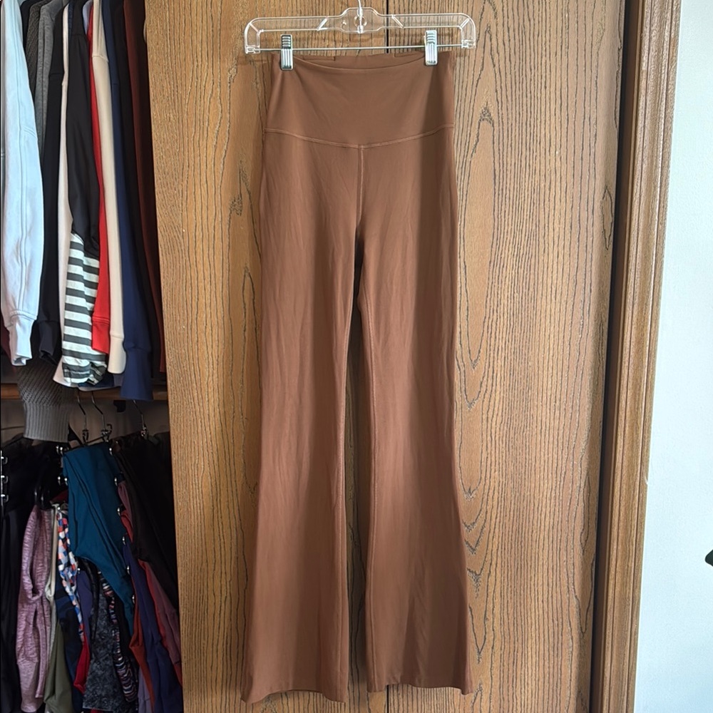 Lululemon Groove Super High Rise Flared Pant *Nulu Roasted Brown Sz4 - Picture 4 of 7